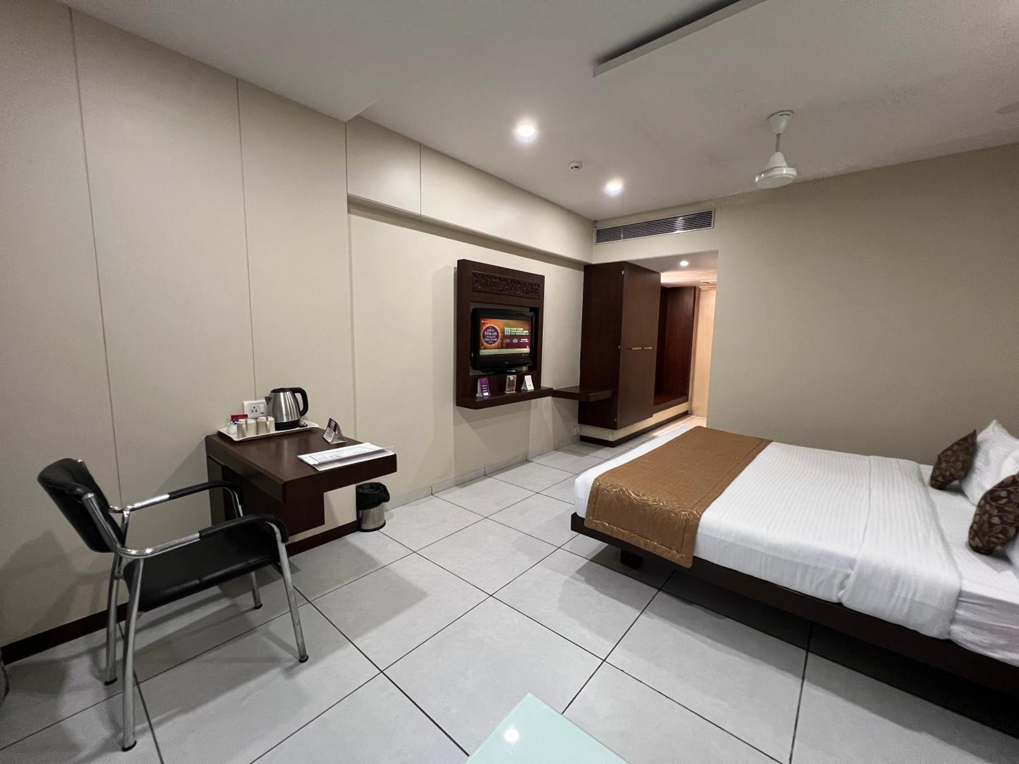 Vits Shalimar, Ankleshwar Hotel Ngoại thất bức ảnh