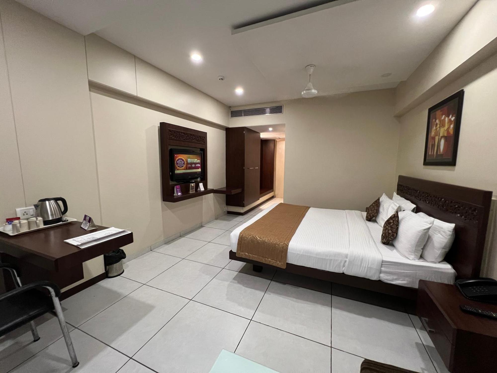 Vits Shalimar, Ankleshwar Hotel Ngoại thất bức ảnh
