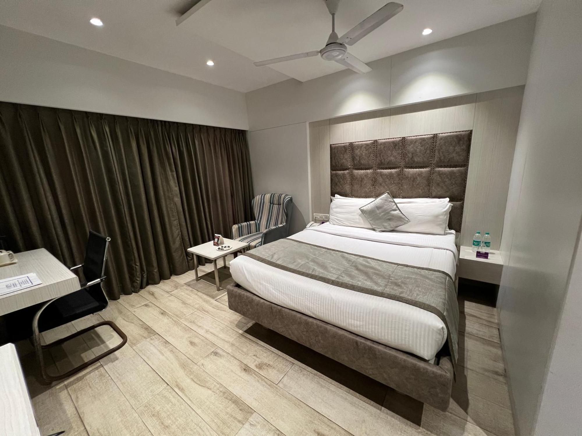 Vits Shalimar, Ankleshwar Hotel Ngoại thất bức ảnh