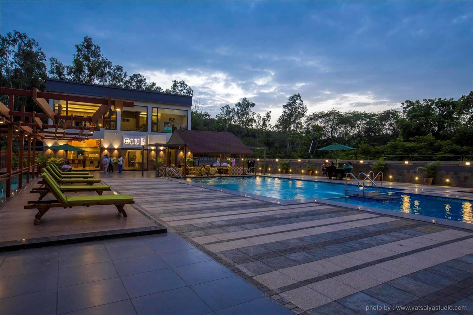 Vits Shalimar, Ankleshwar Hotel Ngoại thất bức ảnh