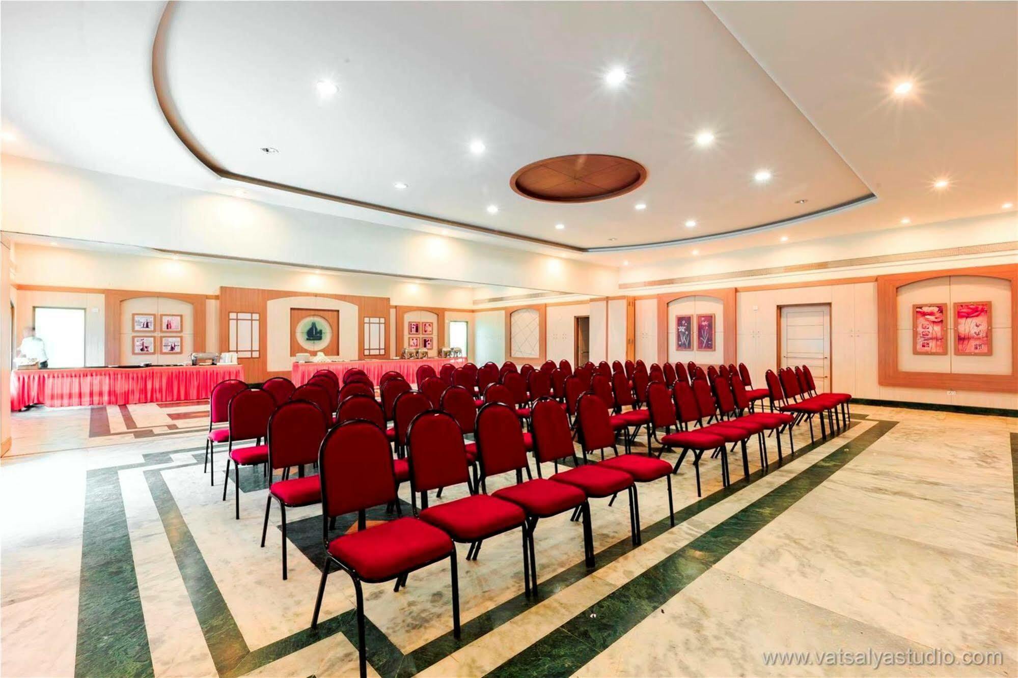 Vits Shalimar, Ankleshwar Hotel Ngoại thất bức ảnh