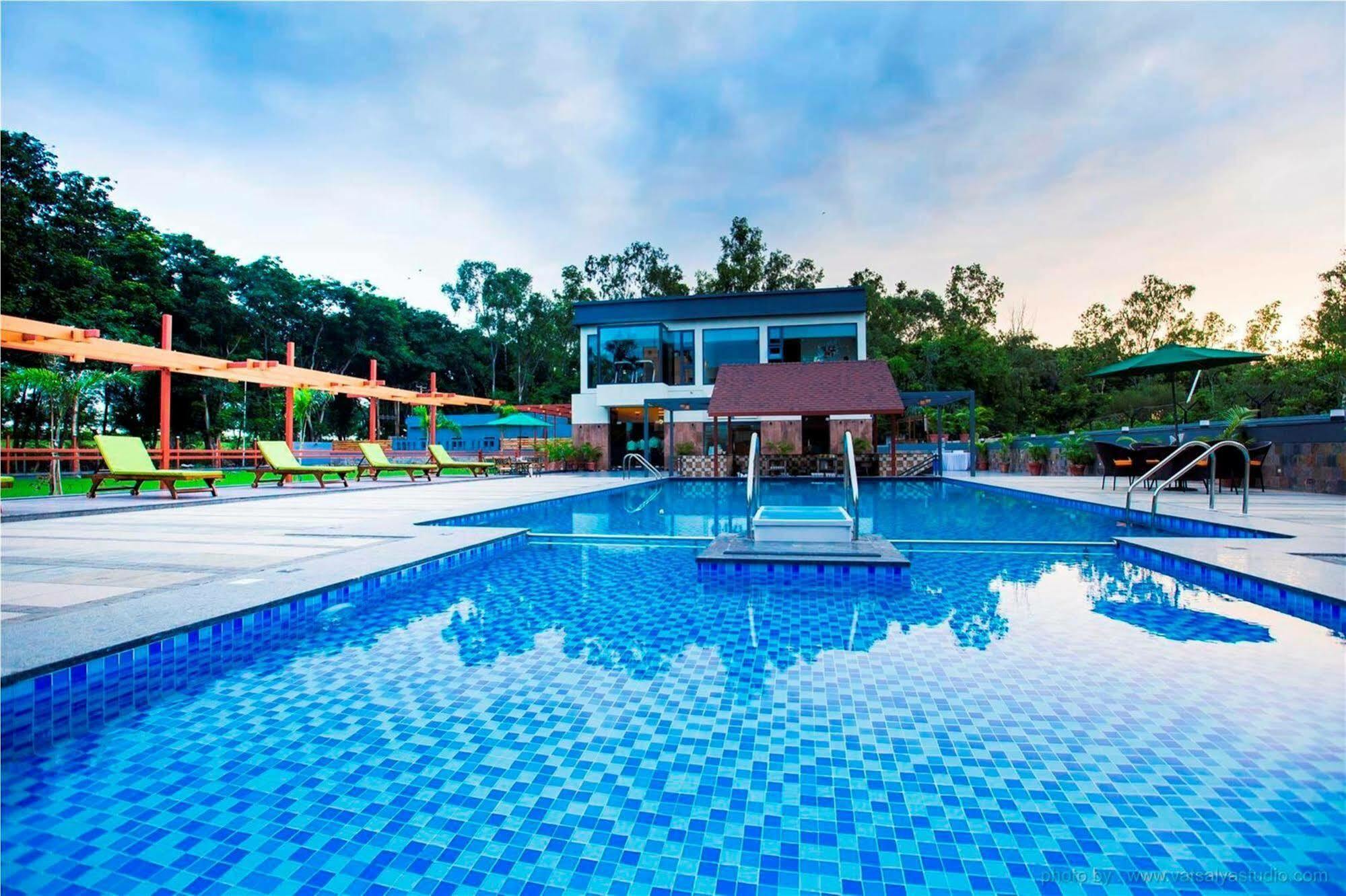 Vits Shalimar, Ankleshwar Hotel Ngoại thất bức ảnh
