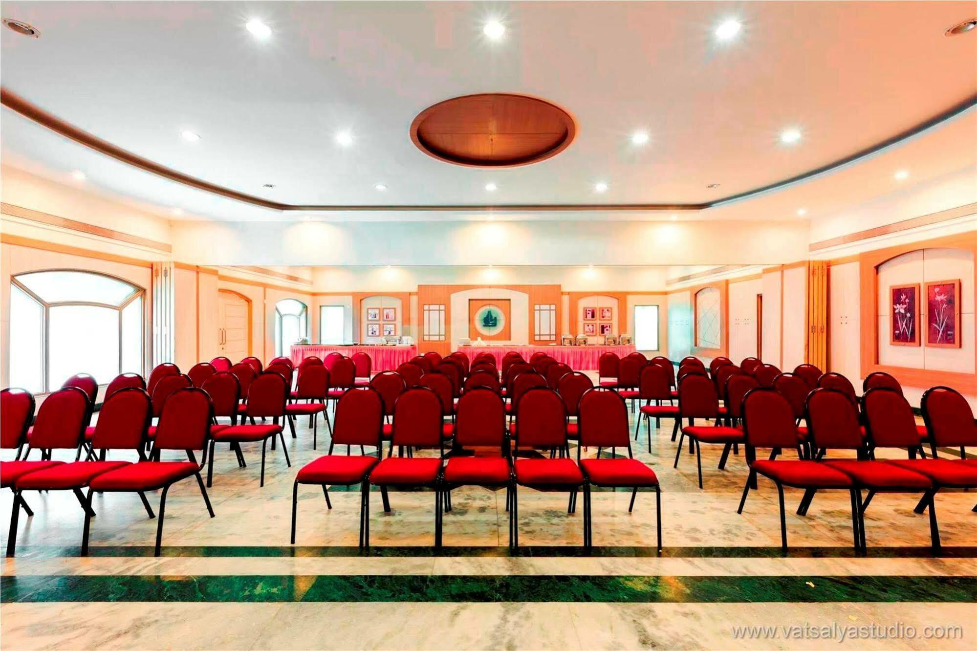 Vits Shalimar, Ankleshwar Hotel Ngoại thất bức ảnh